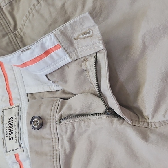 Old Navy Khaki Shorts with 5" Inseam - Picture 4 of 9